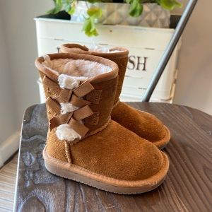 Kookaburra by Ugg toddler 6